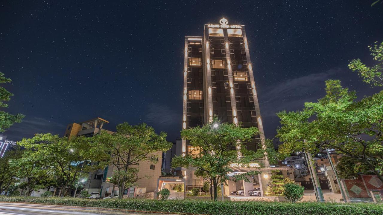 Yeongdo Grandbern Hotel Busan Bagian luar foto
