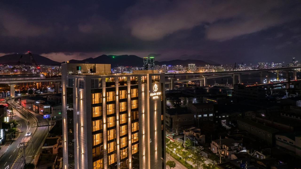 Yeongdo Grandbern Hotel Busan Bagian luar foto